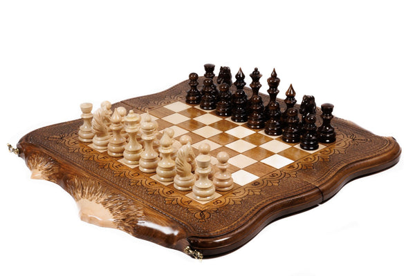 How to Choose a Chess Set: Size, Pieces and Wood