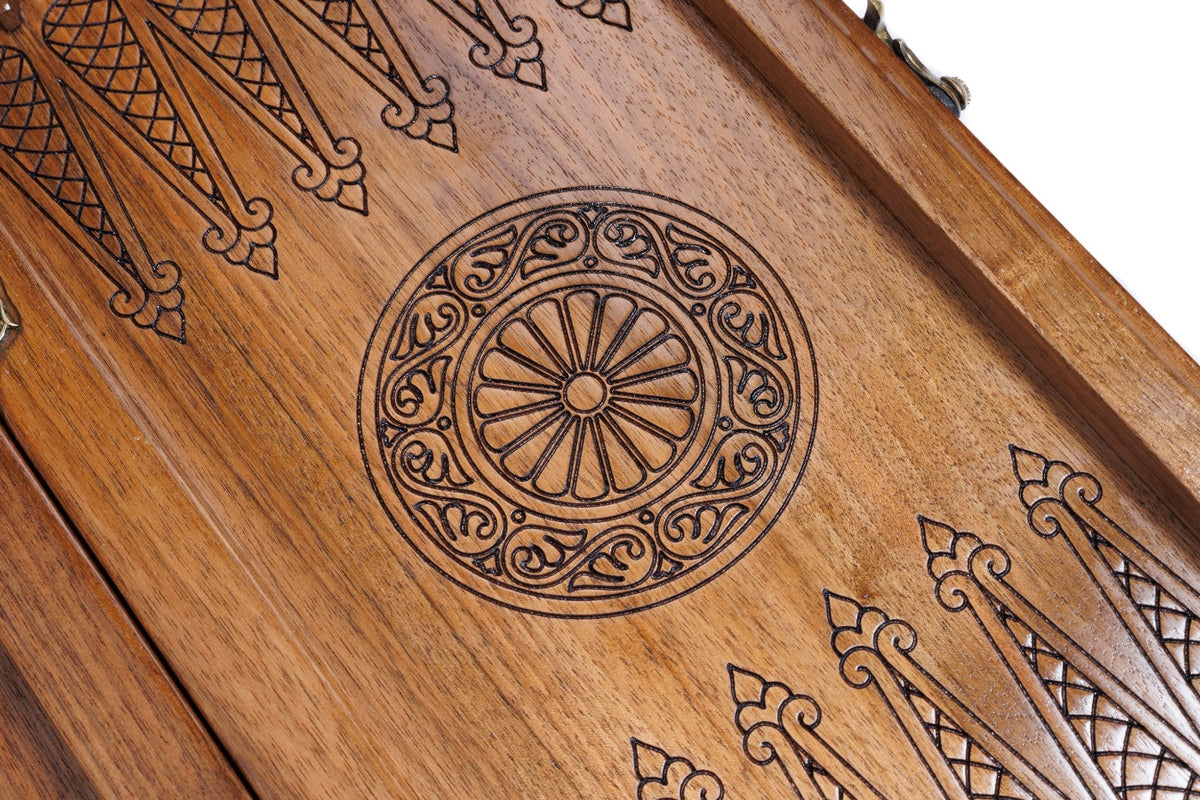 Schach- und Backgammon-Set aus Holz