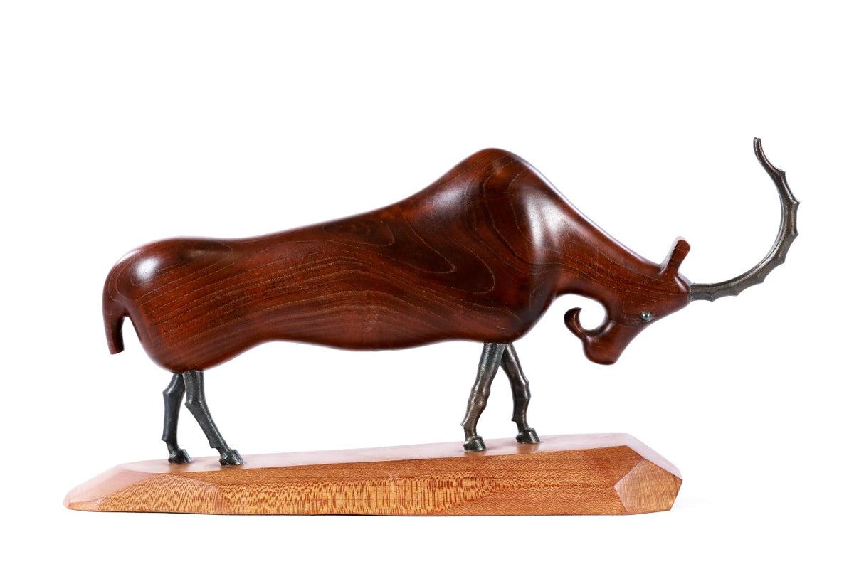 Skulptur einer Ziege aus Holz