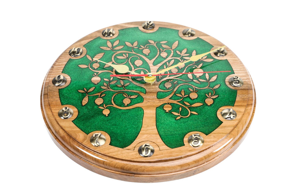 Wanduhr mit Granatapfelbaum
