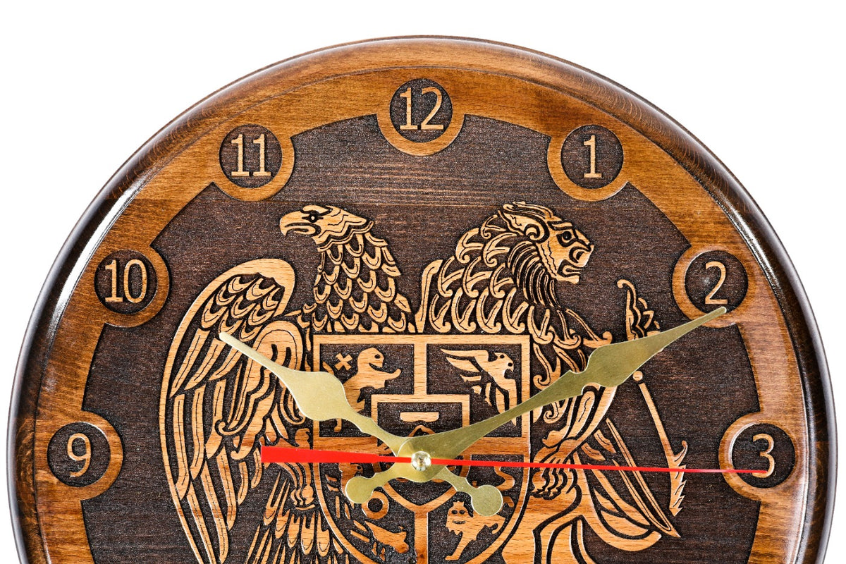 Reloj de pared con el escudo de Armenia