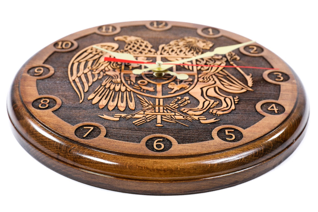 Reloj de pared con el escudo de Armenia