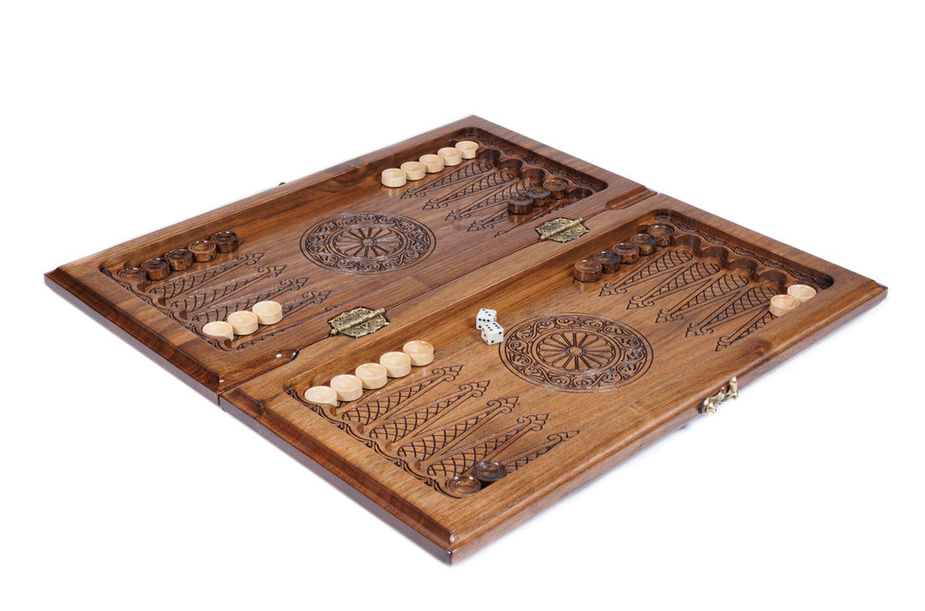 Schach- und Backgammon-Set aus Holz