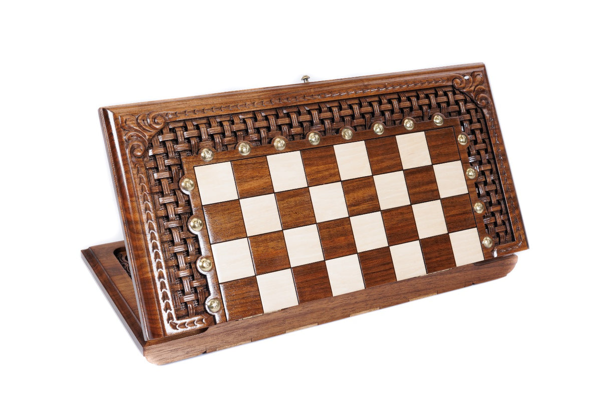 Schach- und Backgammon-Set aus Holz
