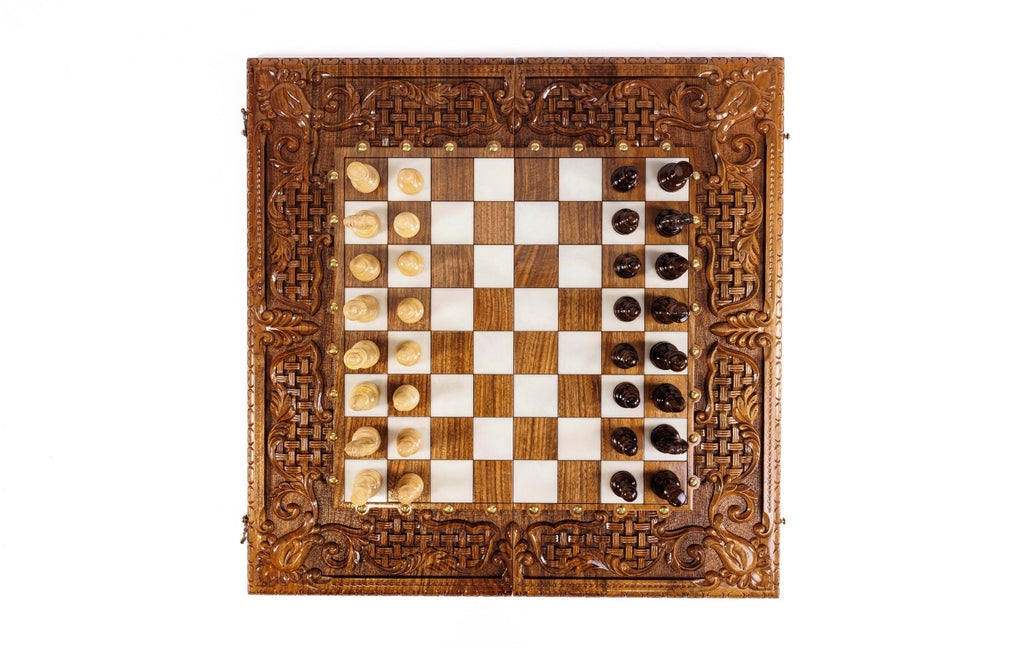 Einzigartiges Schach- und Backgammon-Set: Armenisches ornamentales Flechtmuster