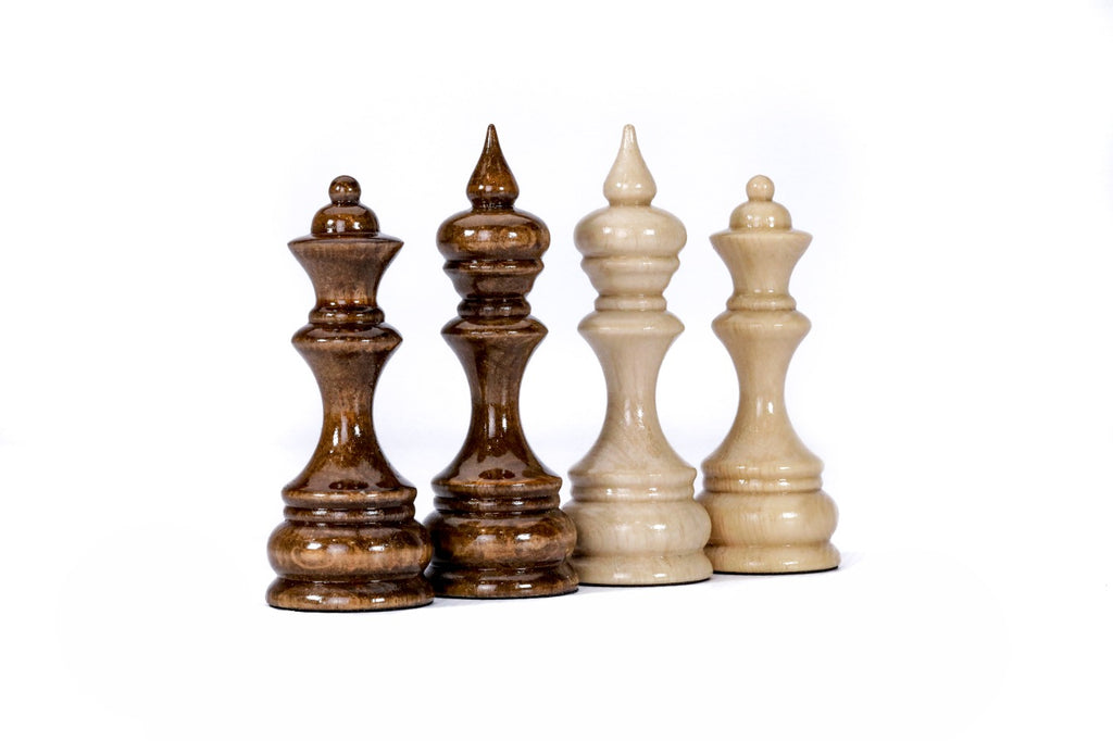 Klassisches Schachfiguren-Set aus Holz