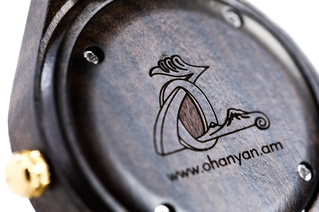 Armbanduhr für Damen aus Walnussholz – Schwarz
