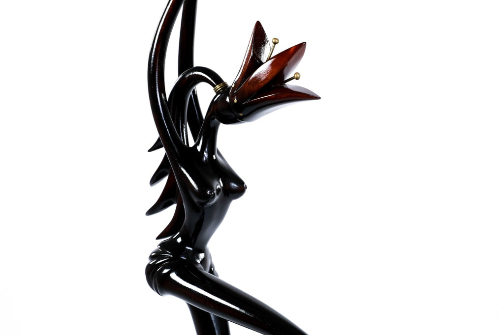 Hand-Carved Wooden Queen Sculpture - photo 2