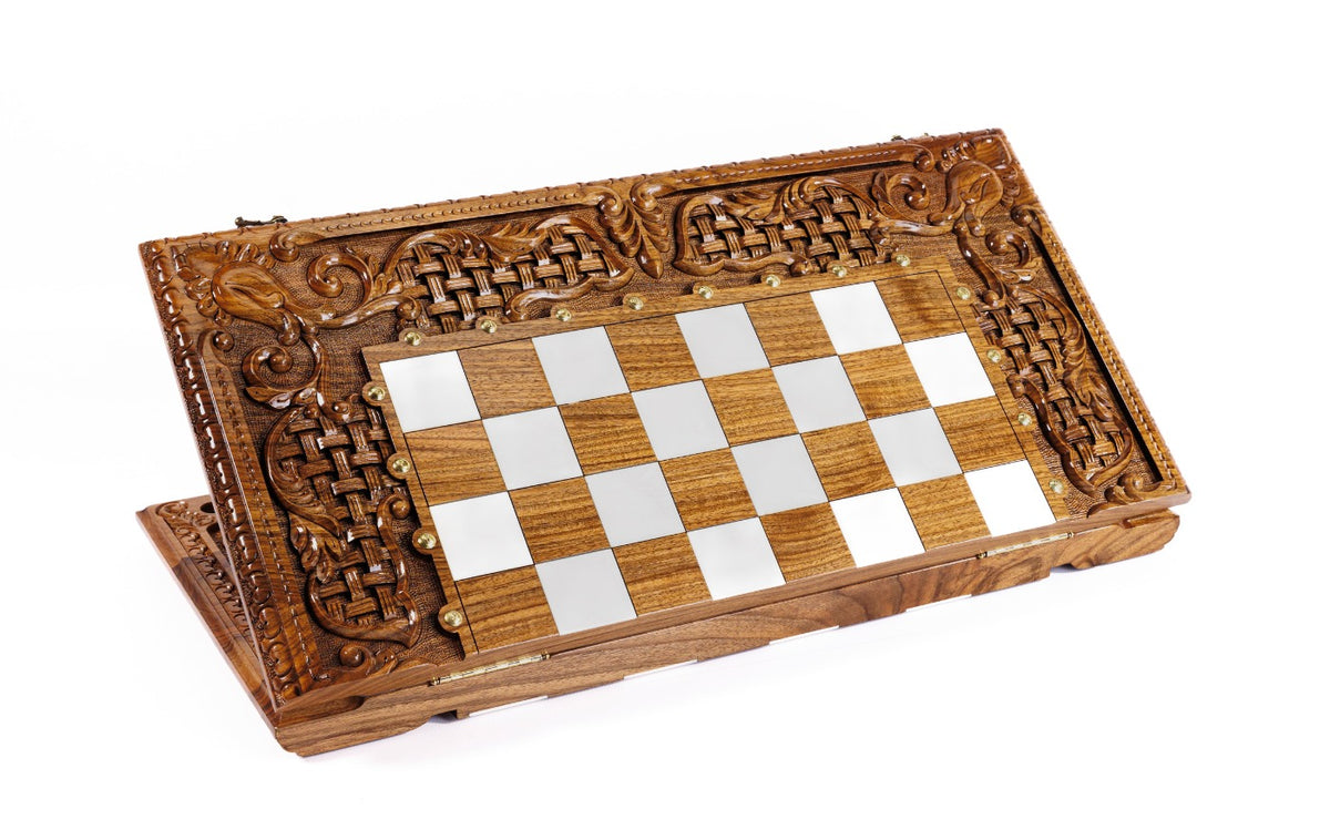Einzigartiges Schach- und Backgammon-Set: Armenisches ornamentales Flechtmuster