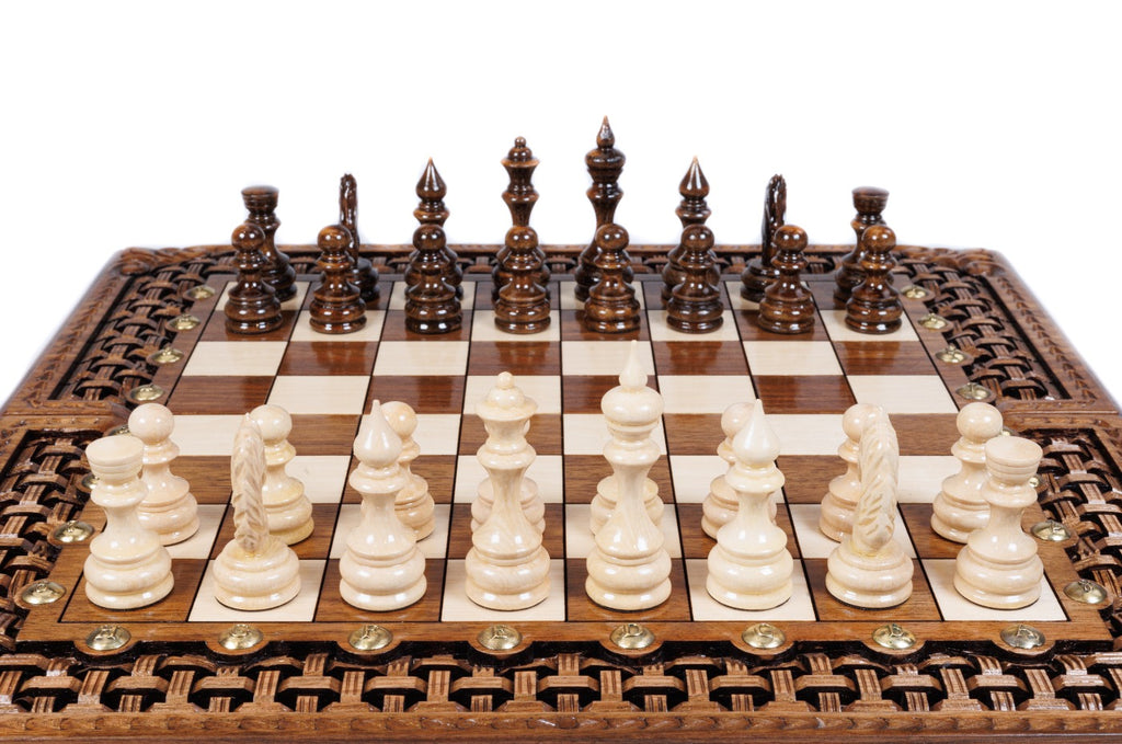 Schach- und Backgammon-Set aus Holz
