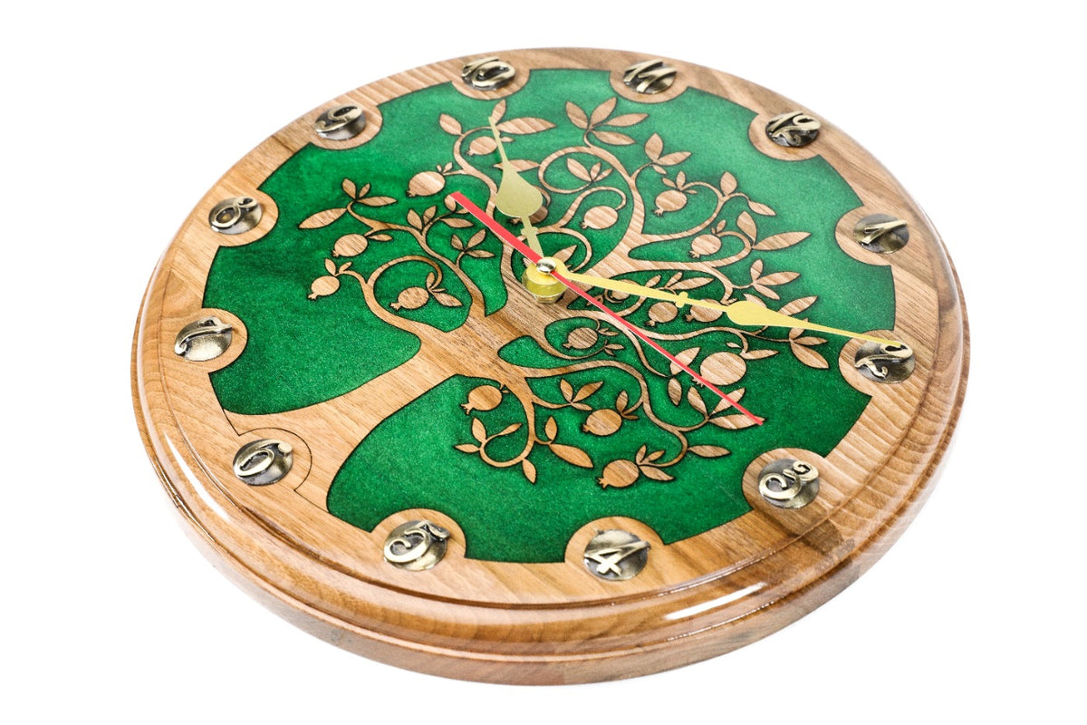 Wanduhr mit Granatapfelbaum