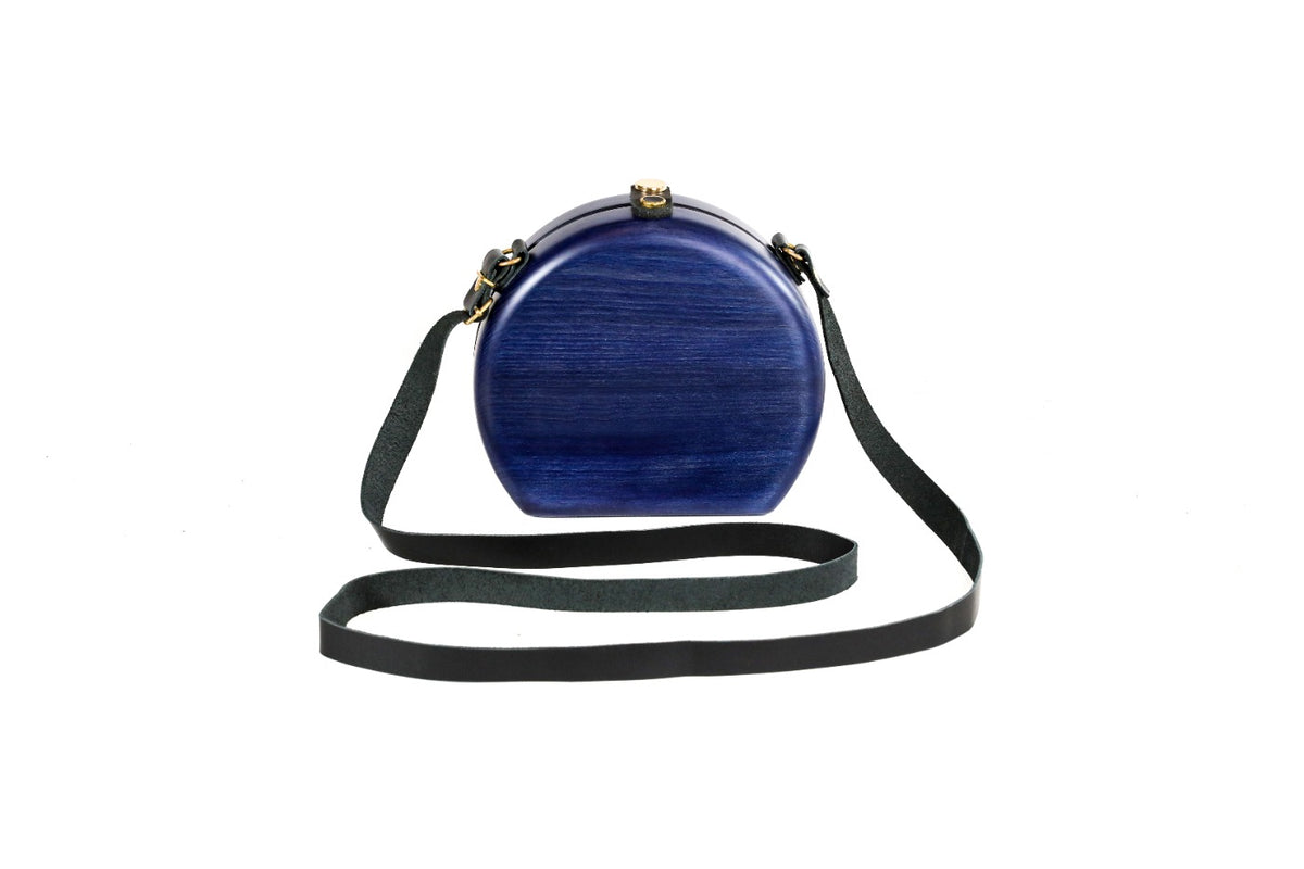Blaue Holztasche: HANDGEFERTIGT