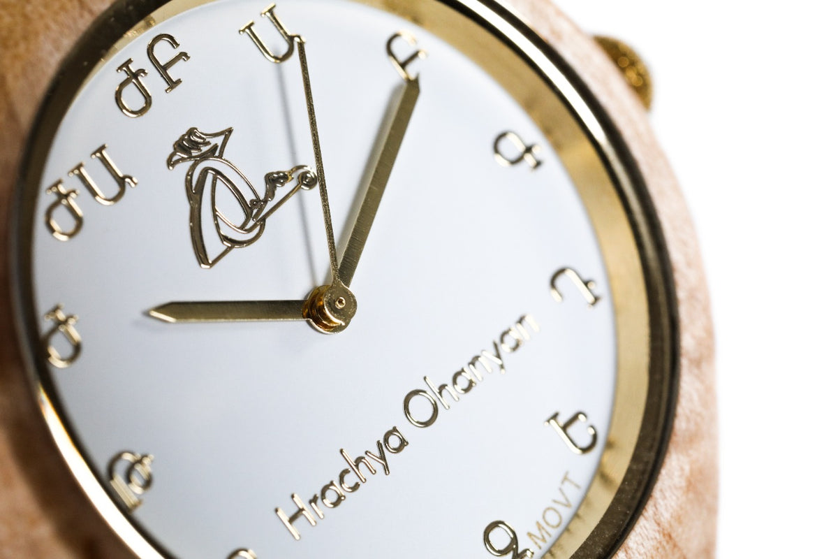 Reloj de pulsera blanco para mujer