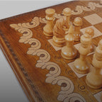 Schach- und Backgammon-Set aus Nussbaum mit armenischem Ornament, 60 cm – Foto 2