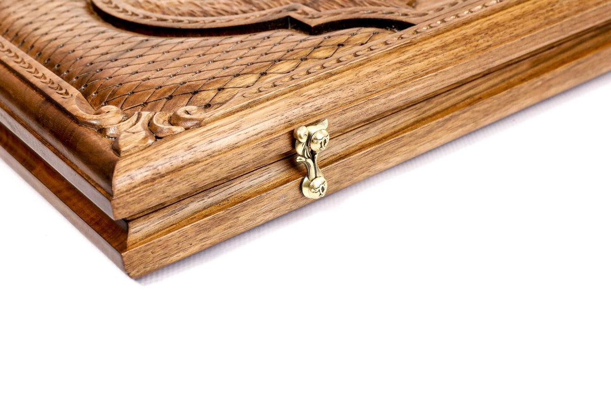 Klassisches Walnuss-Backgammon-Set mit Reliefschnitzerei, 60 cm – Foto 10