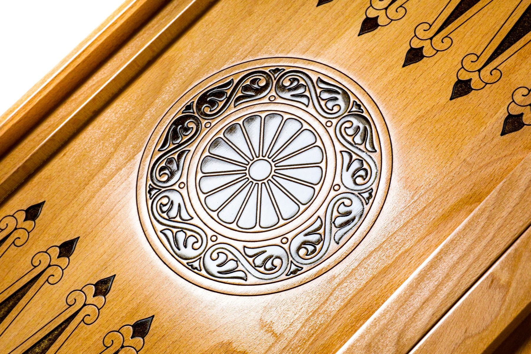 Epoxy Beehives Backgammon Two-Sided Classic - HrachyaOhanyan Co