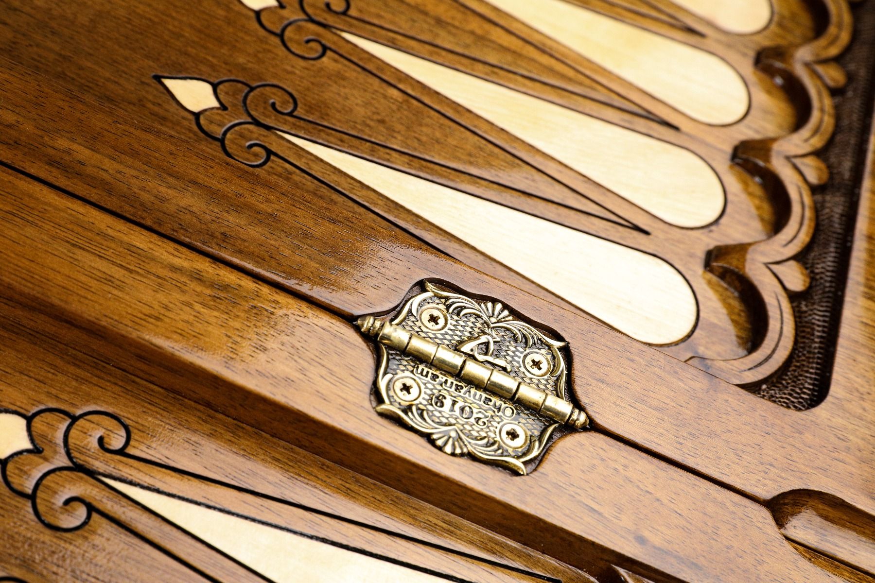 Etchmiadzin Backgammon With Copyrighted Mount Ararat Outline - HrachyaOhanyan Co