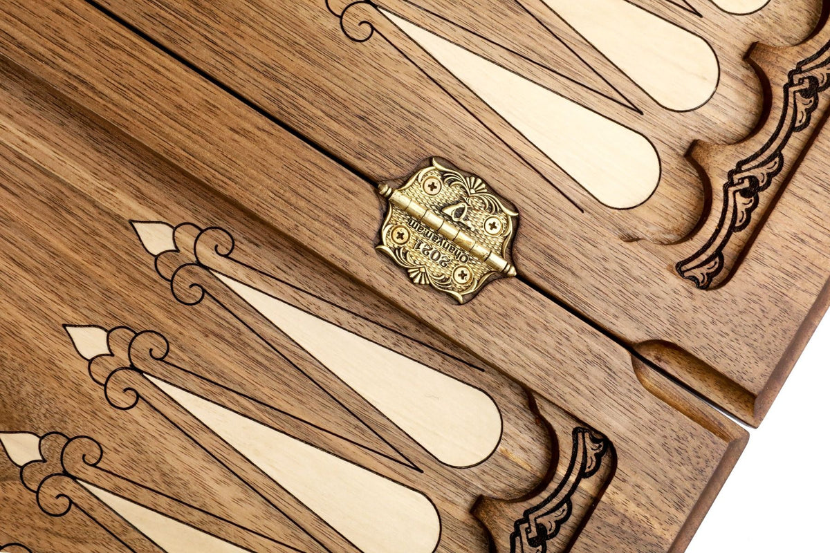 Klassisches Walnuss-Backgammon-Set mit Reliefschnitzerei, 60 cm – Foto 8